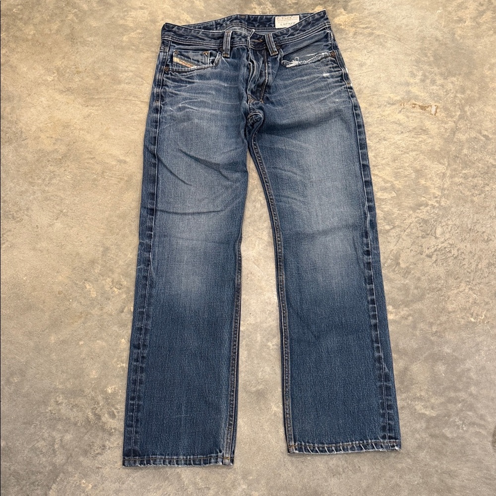 Classic Straight-Leg Denim Jeans - Picture 5 of 12